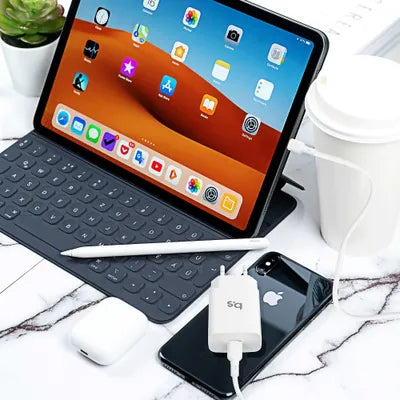 Caricabatterie per telefono Blue Star USB C QC4.0 PD 3A 18W + cavo USB C a Lightning TFK-TC-1099C bianco