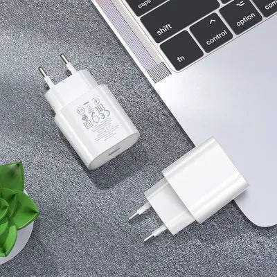 Caricabatterie da rete HOCO Type C Power Delivery PD 25W QC3.0 Jetta N22 bianco.